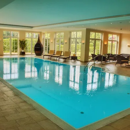Parkhotel Surenburg ホテル 4*