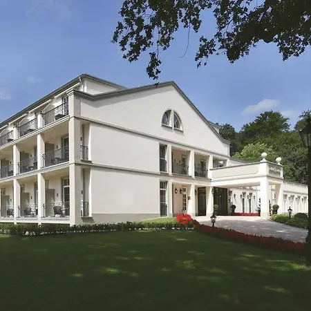 Parkhotel Surenburg ホテル 4*